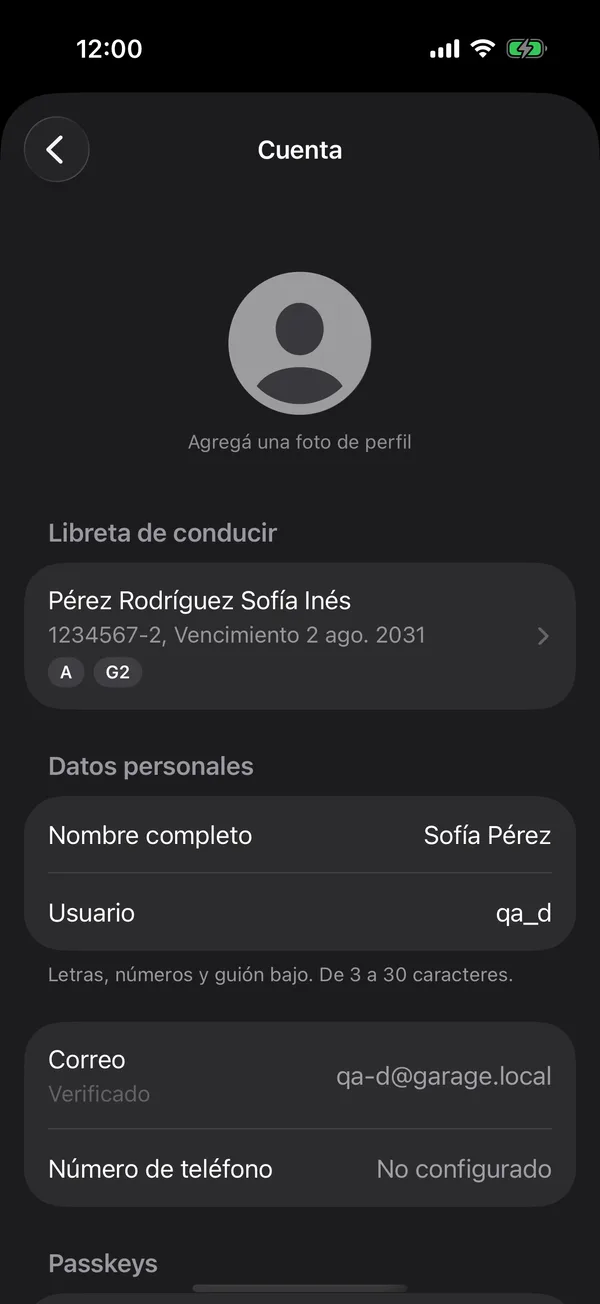 La pantalla Cuenta con la foto, los datos personales y el correo