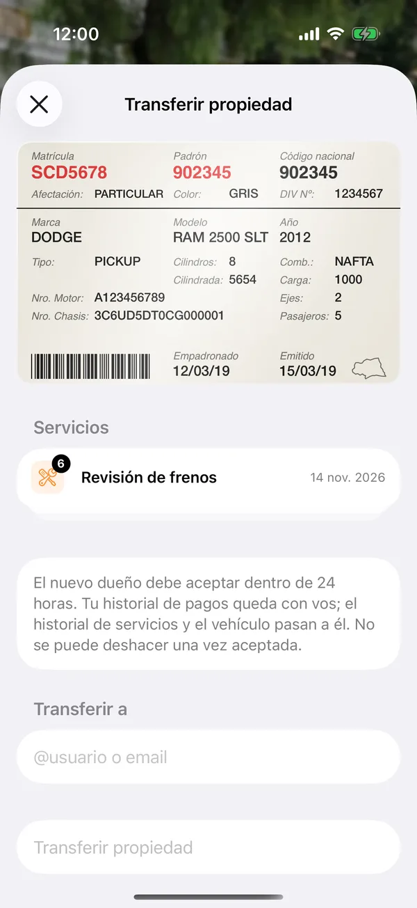 La pantalla Transferir propiedad, con la libreta y el historial de service