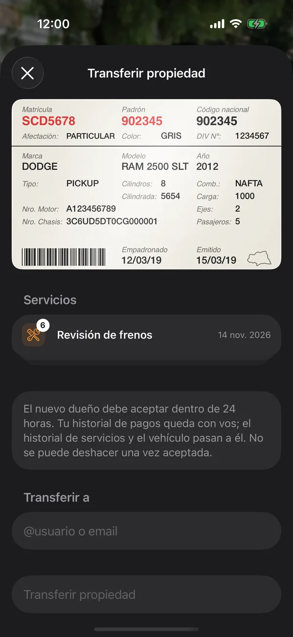 La pantalla Transferir propiedad, con la libreta y el historial de service