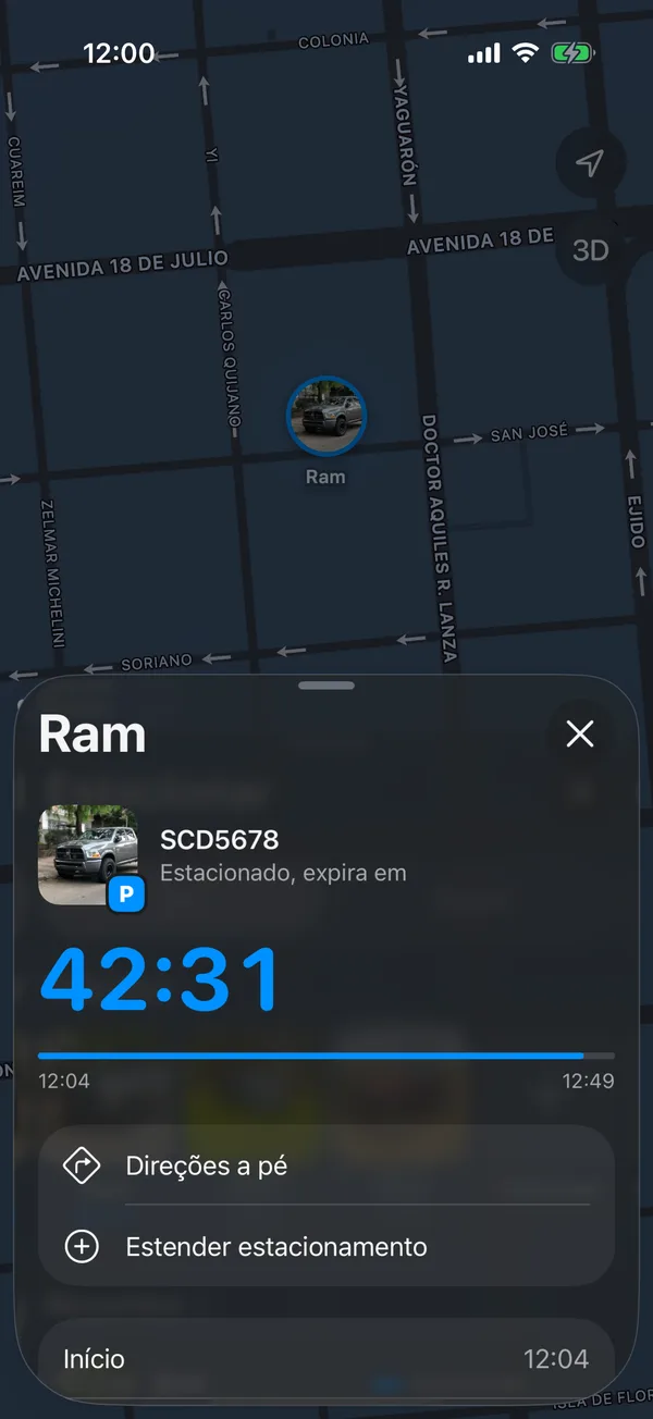 Um veículo estacionado com o tempo restante, Direções a pé e Estender estacionamento