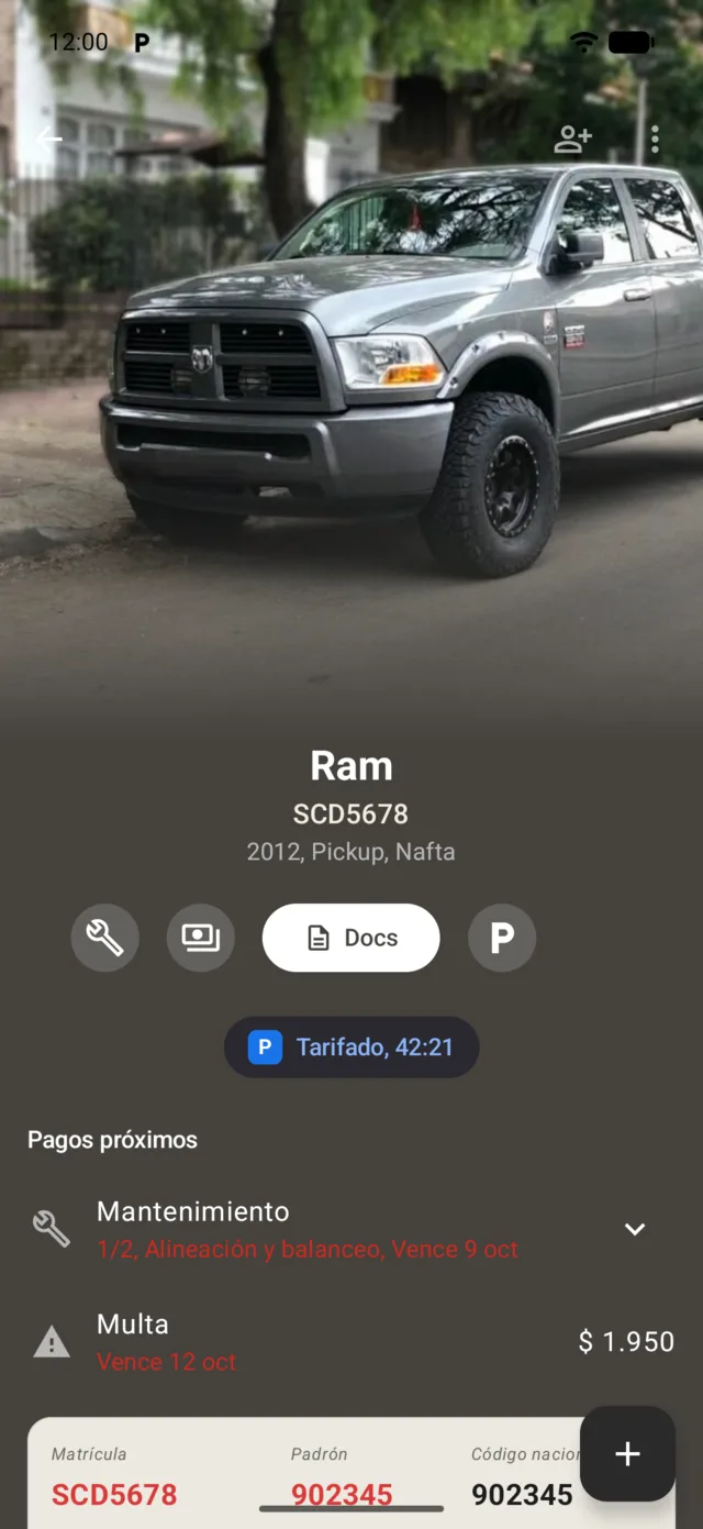 La página de un vehículo en GarageApp